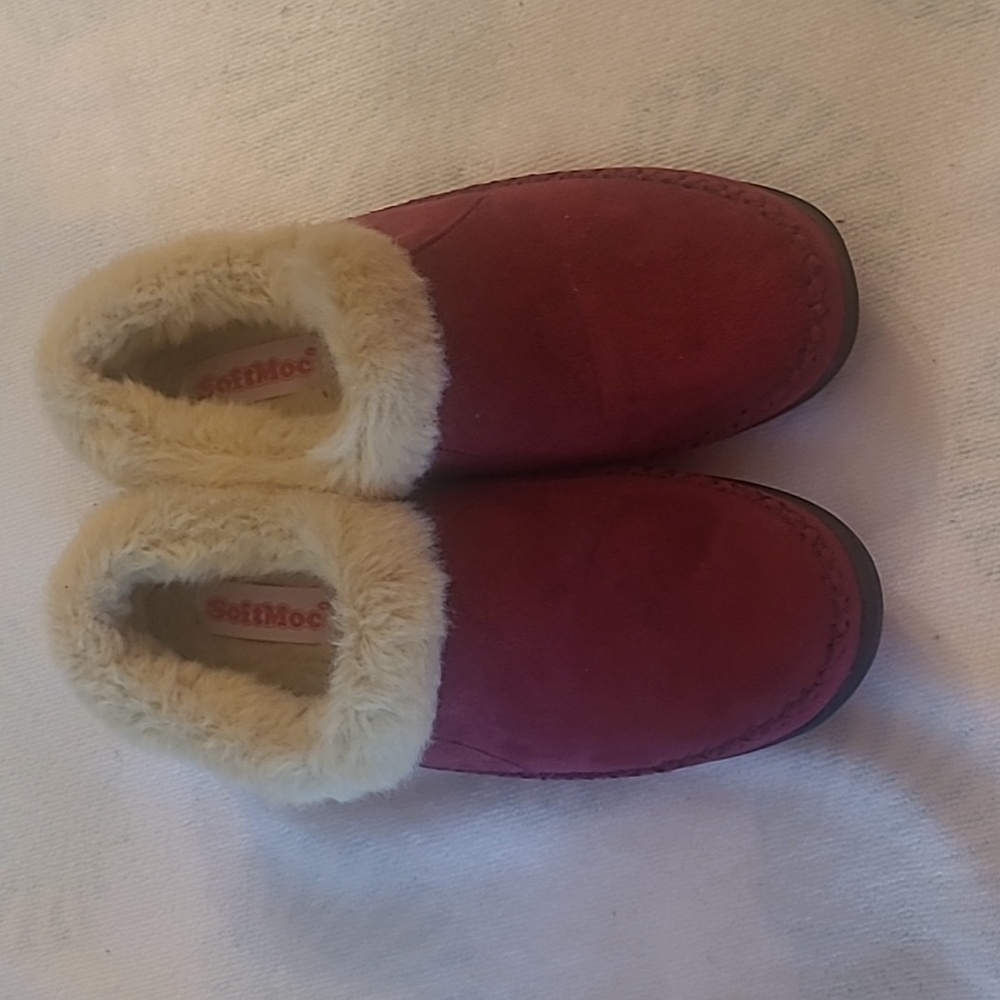 EUC size 7 Softmoc slippers